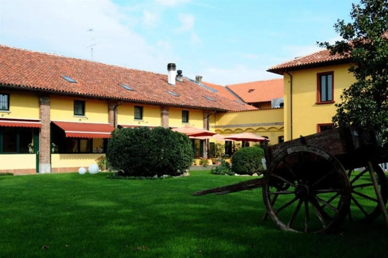 Hotel Cascina Marisa أوبرا
