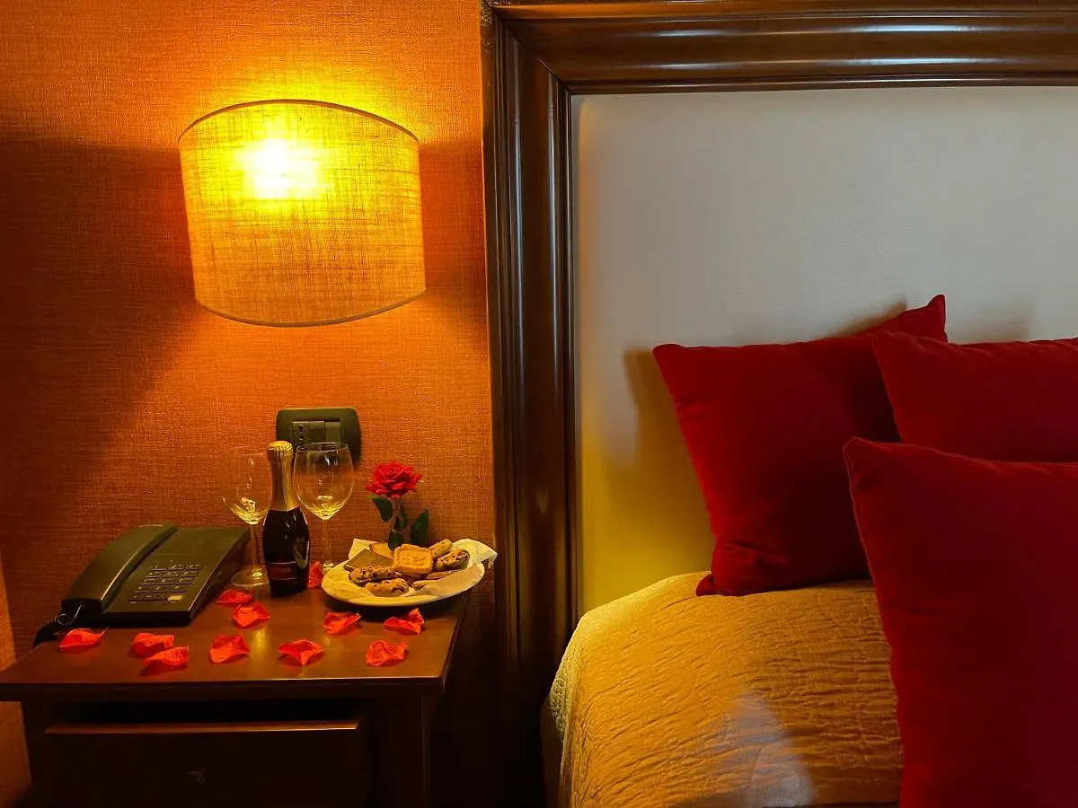 Hotel Cascina Marisa أوبرا