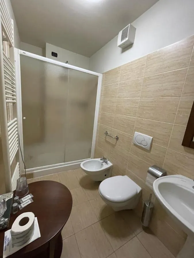 Hotel Cascina Marisa أوبرا