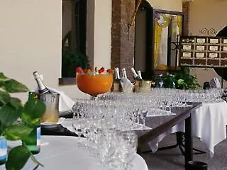 Hotel Cascina Marisa أوبرا
